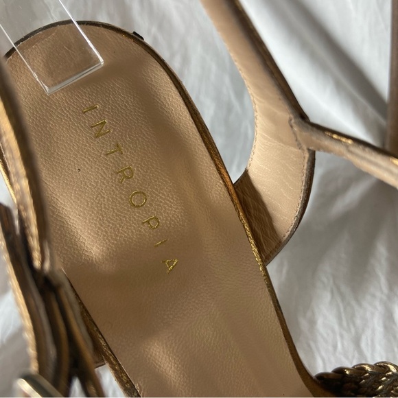 Intropia Metallic Gold Woven Leather Heels - Picture 6 of 12